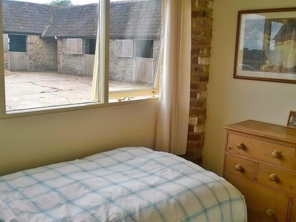 Battens Farm Cottages B&B Yatton Keynell Bagian luar foto