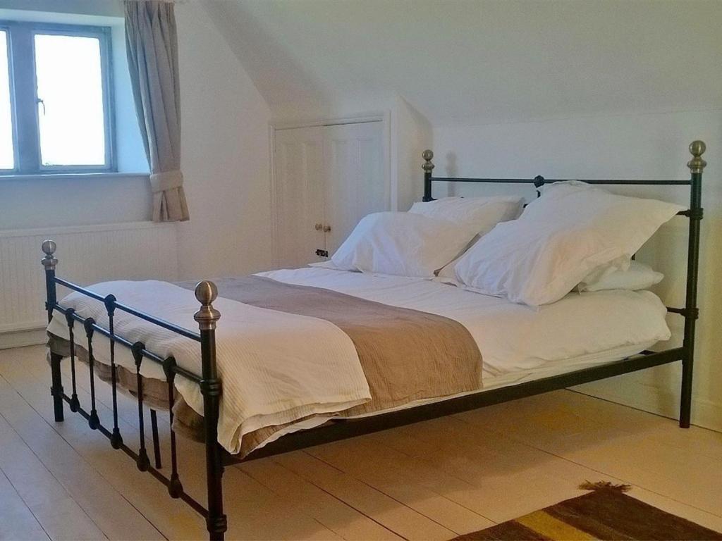 Battens Farm Cottages B&B Yatton Keynell Ruang foto